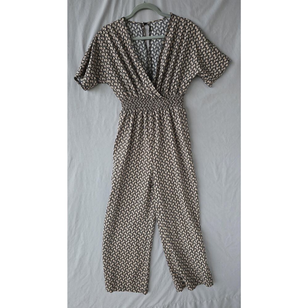 Jumpsuit Womens Small Beige Geometric V Neck Short Sleeve Elastic Waist Cropped